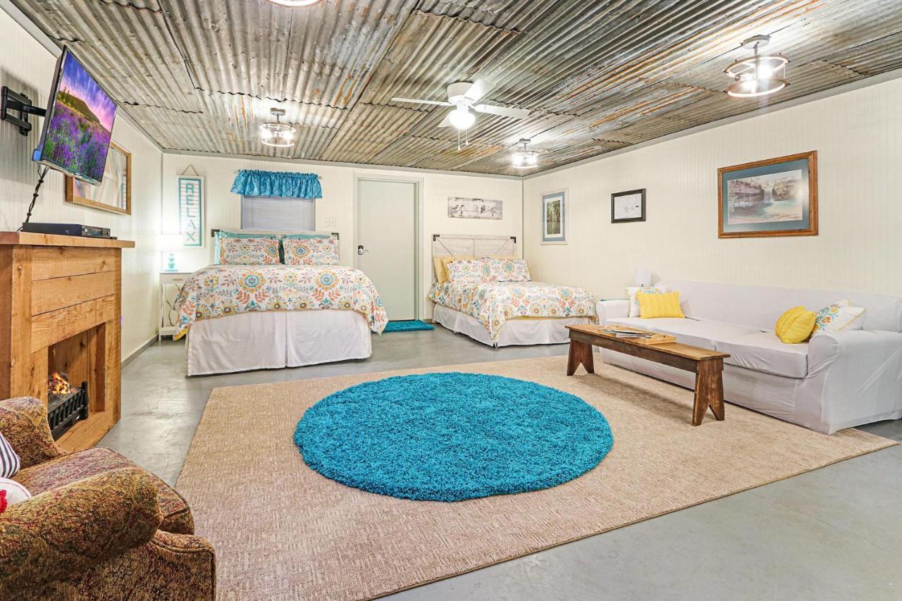 Come On Inn Wimberley Extérieur photo