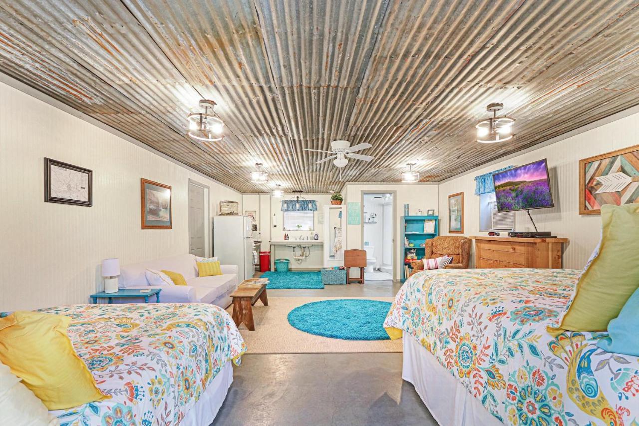 Come On Inn Wimberley Extérieur photo