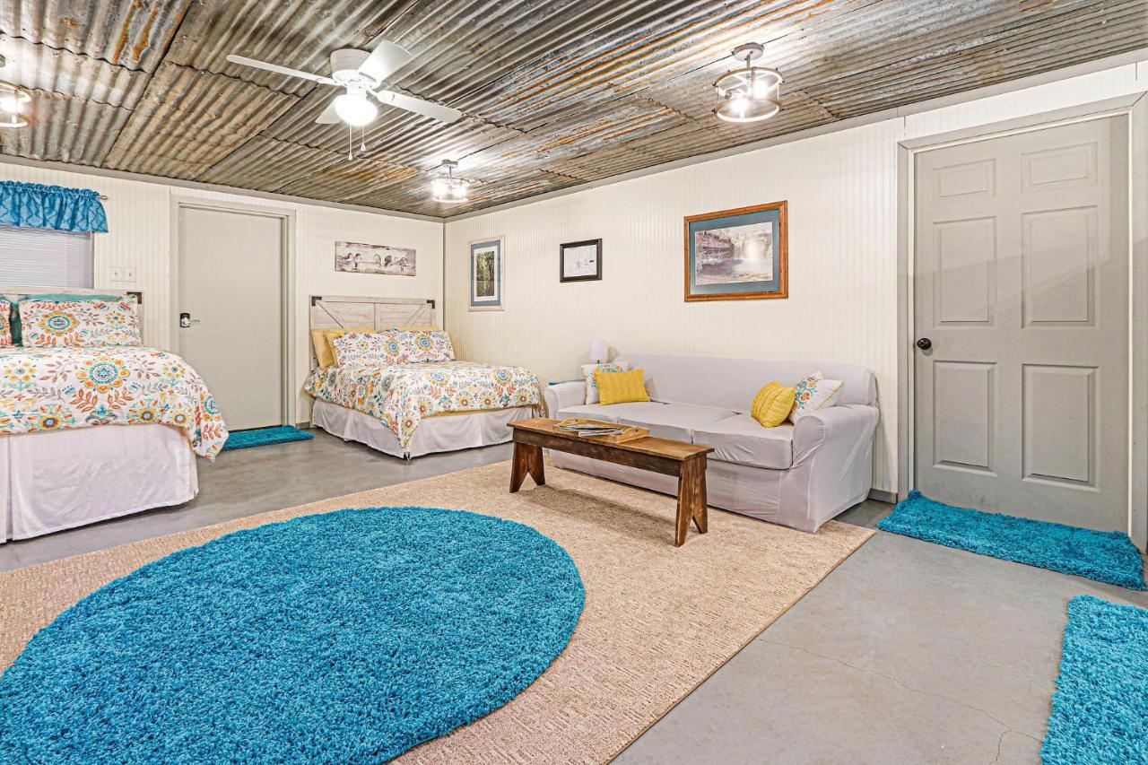 Come On Inn Wimberley Extérieur photo